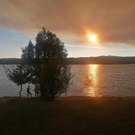 Casa Freixedelo Κατάλυμα σε φάρμα Santa Comba de Rossas