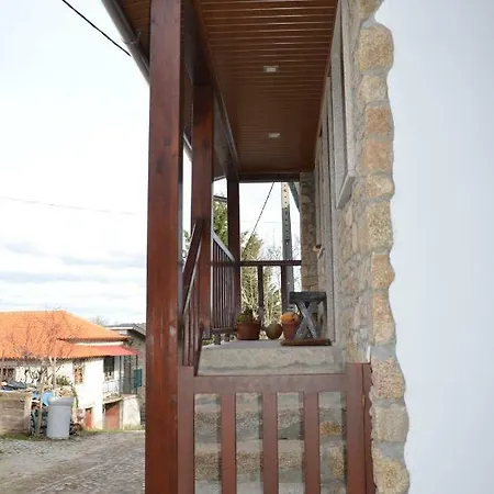 Casa Freixedelo Κατάλυμα σε φάρμα Santa Comba de Rossas